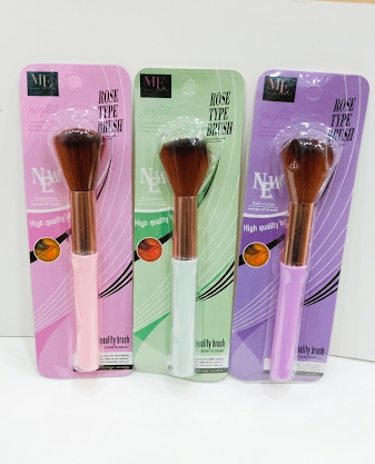 Dual-Ended Makeup Brush and Eyelash Curler Set – Professional Rose Type Powder Blush Brush with Vegan Synthetic Bristles & Precision Lash Curler, Ergonomic Travel Friendly Cosmetic Tool