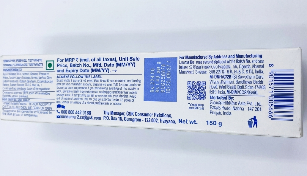 Sensodyne Fresh Mint Toothpaste 75g, Daily Sensitivity Protection Toothpaste with Potassium Nitrate & Sodium Fluoride, Triple Cleaning Action, Fresh Mint Flavor for Strong Teeth & Healthy Gums