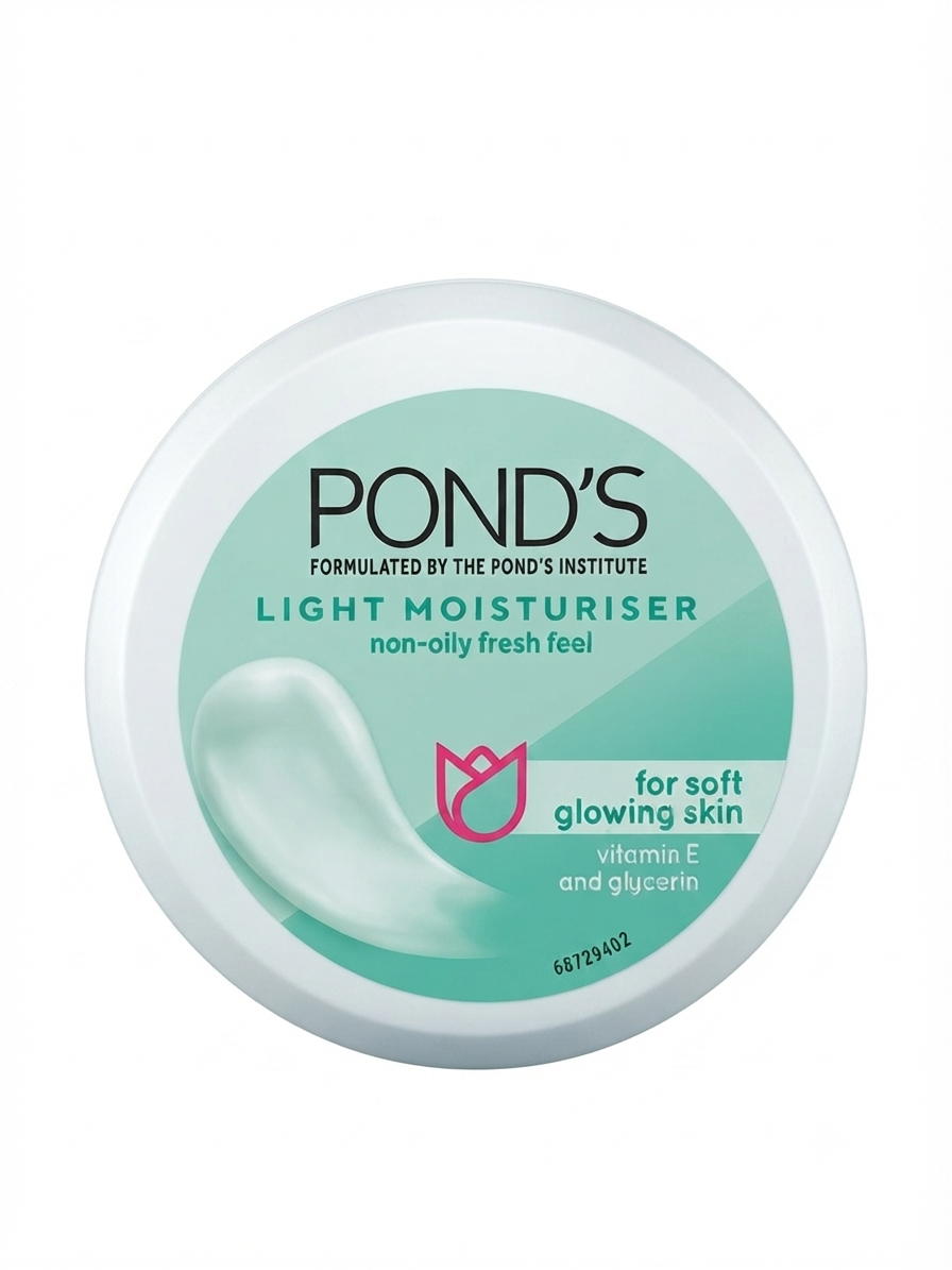 Pond's Light Moisturiser 50ml | Lightweight Daily Face Moisturizer with Niacinamide, Hyaluronic Acid & Ceramides | Non-Greasy Hydration | For Normal to Oily Skin