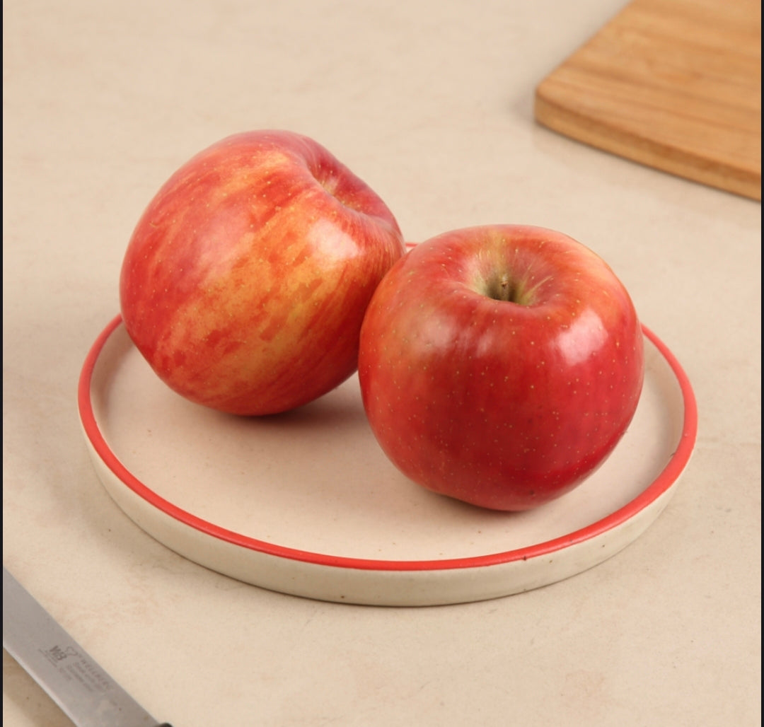 Fresh Premium Red Apples | Sweet Crispy Juicy Farm Fresh Fruit (250 grams )