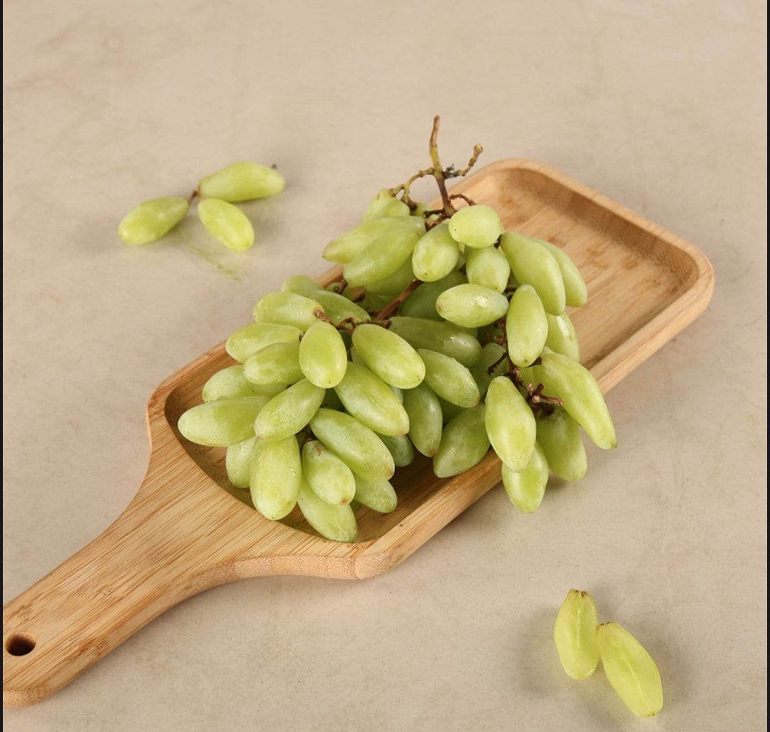 Fresh Green Seedless Grapes | Premium Sweet Juicy Farm Fresh Fruit ( 500 grams )