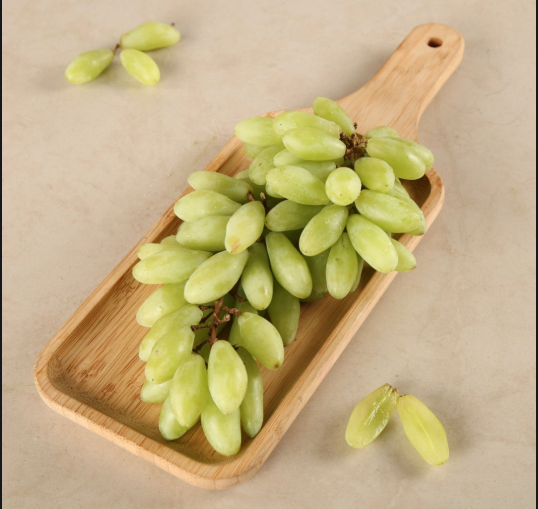 Fresh Green Seedless Grapes | Premium Sweet Juicy Farm Fresh Fruit ( 500 grams )