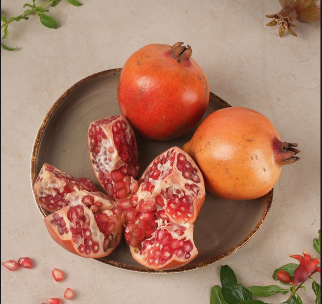 Fresh Pomegranate Fruit | Premium Juicy Anar Sweet Farm Fresh Pomegranates ( 500 grams )