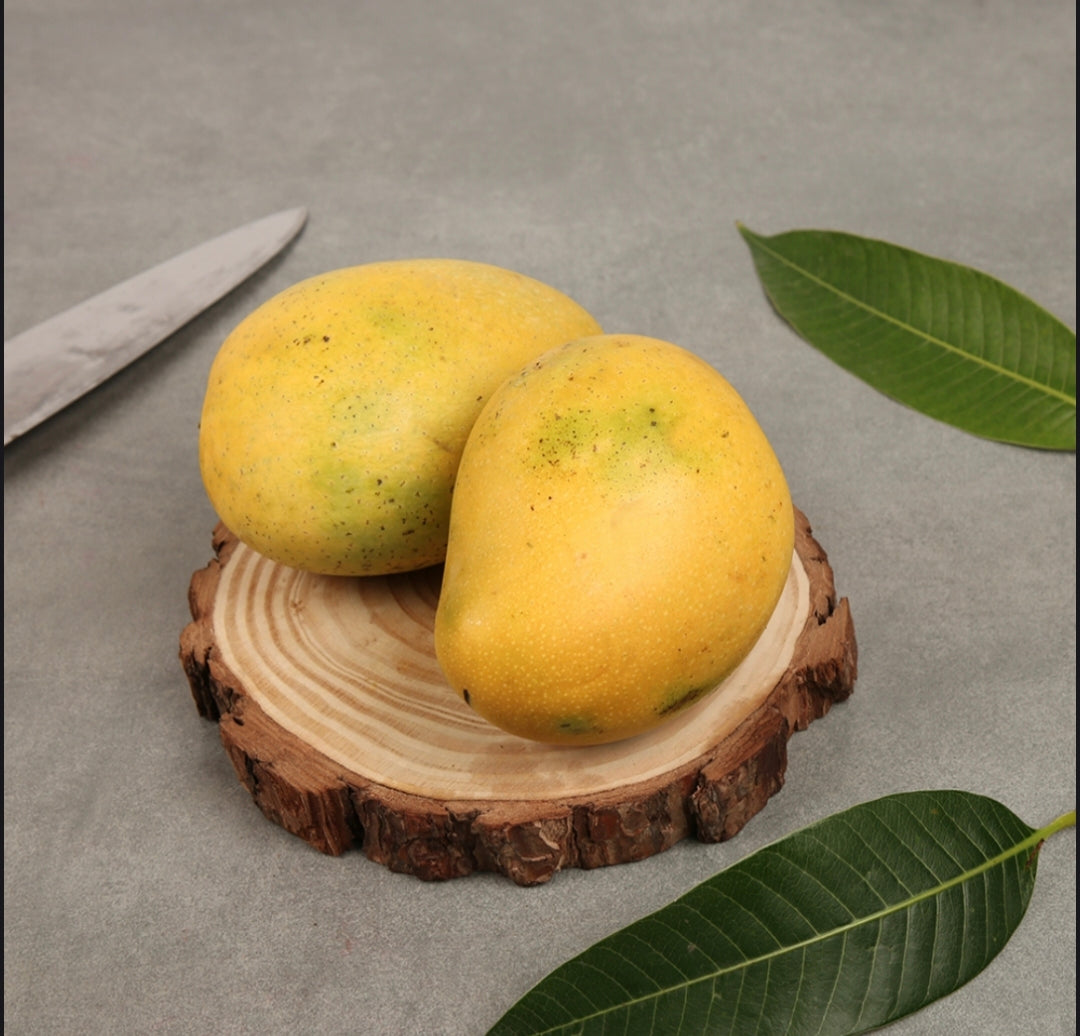 Fresh Mangoes | Premium Sweet Juicy Mango Fruit | Farm Fresh Aam ( 600 grams )