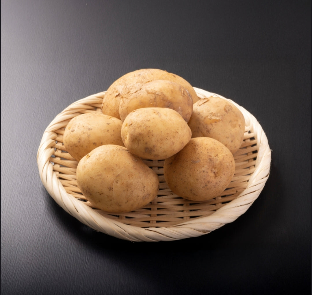 Fresh Premium Potato (Aloo) | Farm Fresh Natural Vegetables Cooking Potatoes for Daily Use ( 1 kg )