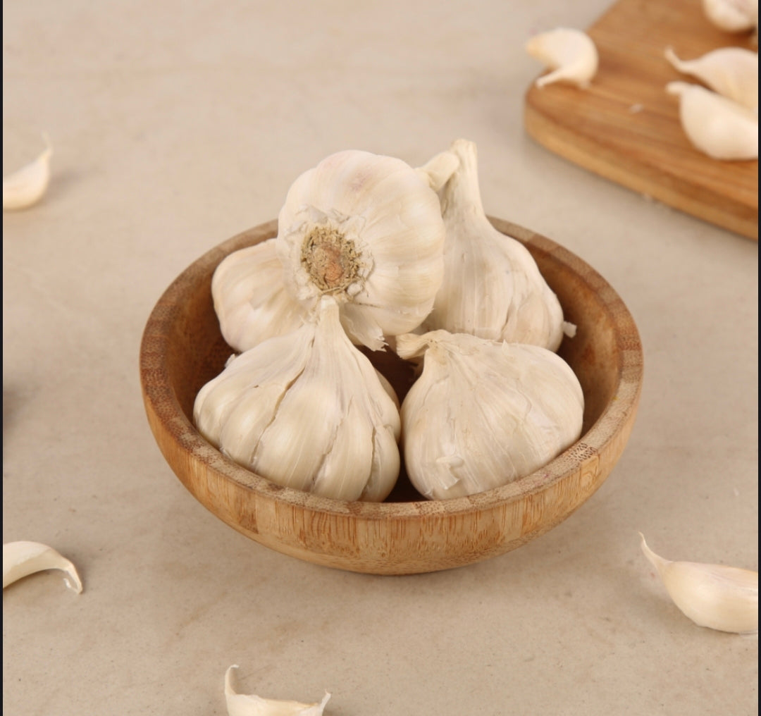 Fresh Garlic (Lahsun) | Farm Fresh Natural Garlic Bulbs Premium Cooking Spice for Daily Use ( 200 grams )