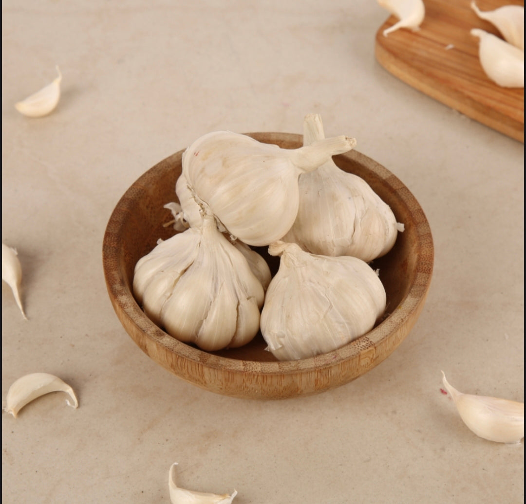 Fresh Garlic (Lahsun) | Farm Fresh Natural Garlic Bulbs Premium Cooking Spice for Daily Use ( 200 grams )